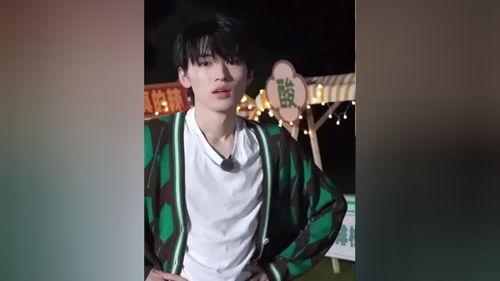 宋亚轩爆料吃瓜视频,吃瓜视频背后的惊人真相 第3张 宋亚轩爆料吃瓜视频,吃瓜视频背后的惊人真相 第3张